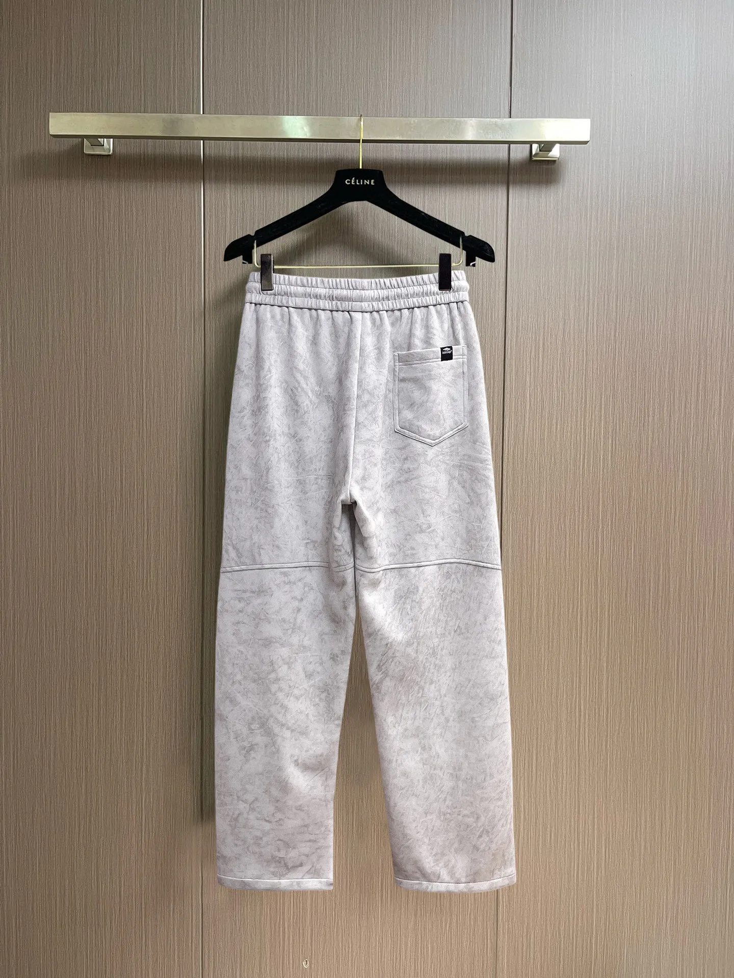 Balenciaga 🆕2026 Autumn and Winter New Arrival Casual Pants! The official website will be released simultaneously. Brand Classic LOGO casual pants, customized fabrics, excellent comfort and strong touch. Highly recognisable, perfect appearance and craftsmanship. Size:M-3XL